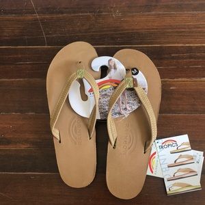 NWT women’s RAINBOW SANDALS 6.5-7.5